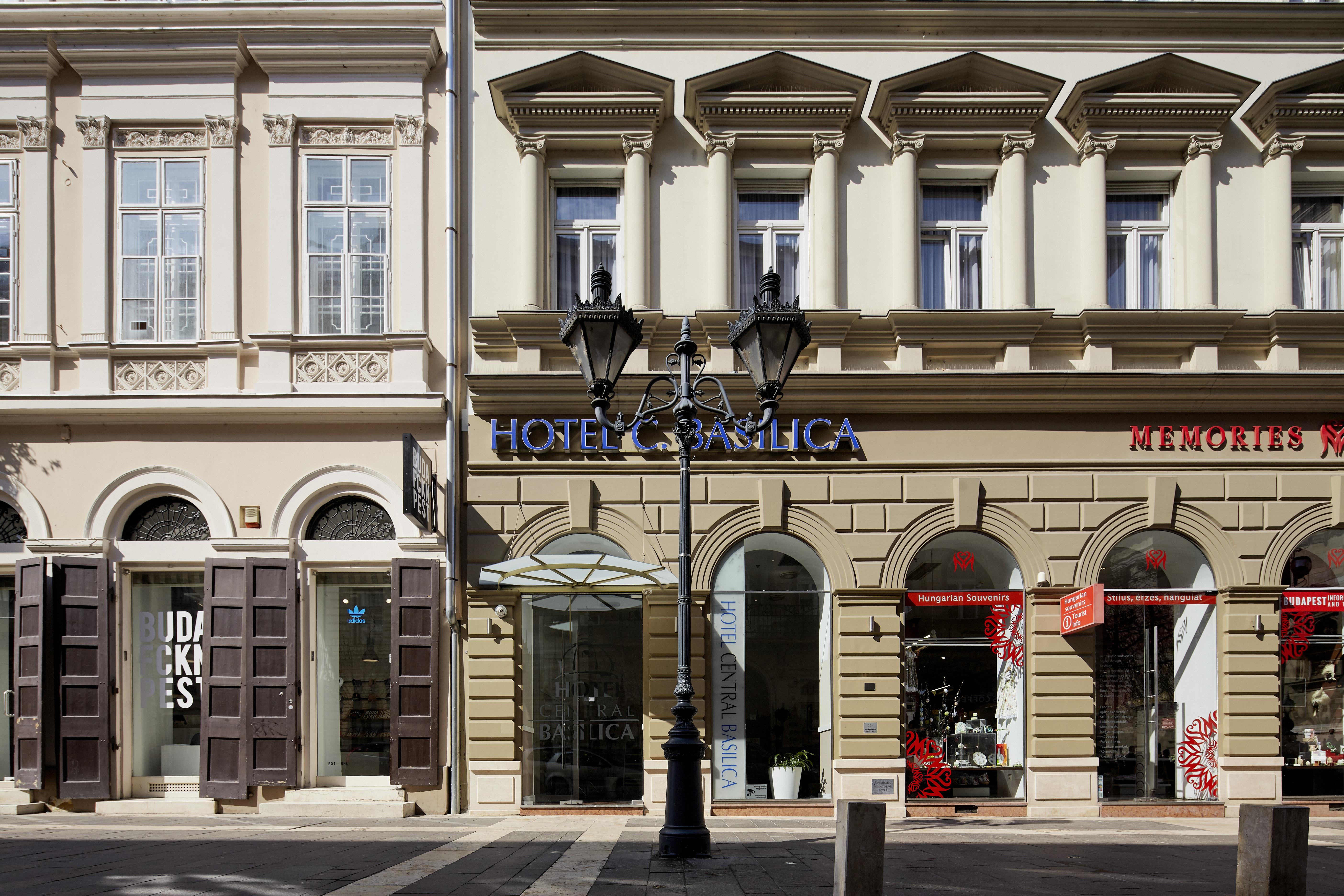 فندق بودابستفي  فندق سنترال باسيليكا المظهر الخارجي الصورة